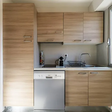 Jolie Avec Belle Terrasse Ensoleillee Niza